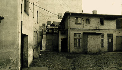 Galeria Autorska, 1979, ul. Dworcowa 98, fot. T. Żmijewski Galeria Autorska, 1979, ul. Dworcowa 98, fot. T. Żmijewski